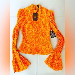 NWT! De La Vali - PUMA Ruched Sleeve Georgette Top in Feathered Orange Size 6
